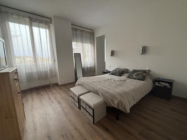 Côte d'Or : Bâtisse bourguignonne de 450m² dont 260 m² rénové (plain pied) , annexes, garages sur 4000m² Sainte-Colombe-sur-Seine (21400)