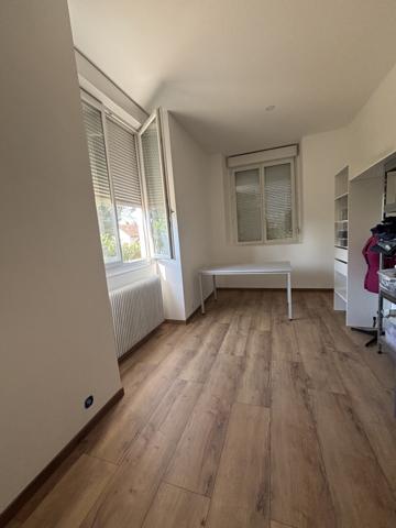 Côte d'Or : Bâtisse bourguignonne de 450m² dont 260 m² rénové (plain pied) , annexes, garages sur 4000m² Sainte-Colombe-sur-Seine (21400)
