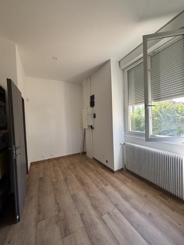 Côte d'Or : Bâtisse bourguignonne de 450m² dont 260 m² rénové (plain pied) , annexes, garages sur 4000m² Sainte-Colombe-sur-Seine (21400)