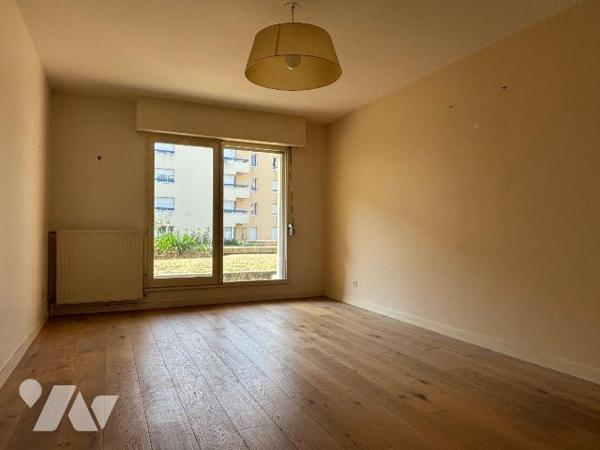 RENNES MAIL FRANÇOIS MITTERRAND - APPARTEMENT TYPE 2 AVEC CAVE ET GARAGE- Idéalement situé, à p...