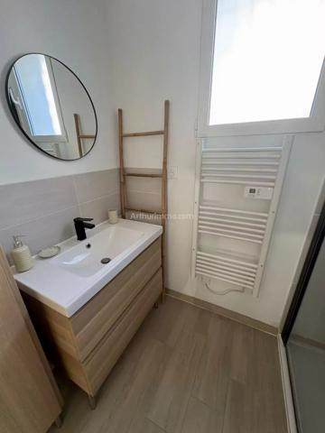 Location                                                      Appartement
                        
                     3 pièces                      60 m2                     à Martigues