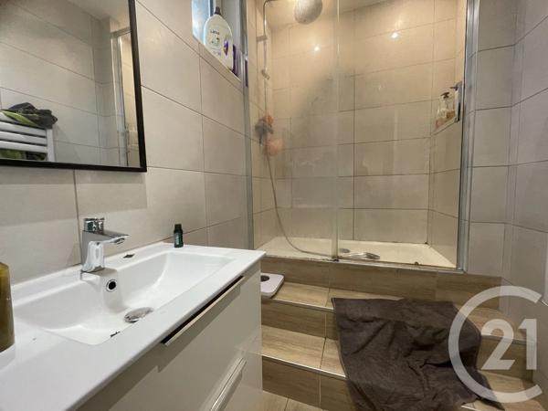 Maison à vendre  5 pièces - 106,19 m 2   MARSEILLE  - 13015