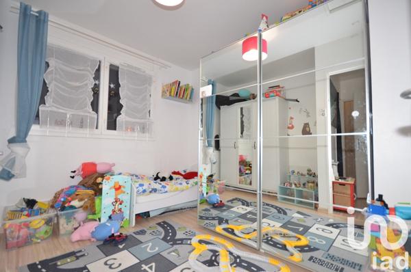 Appartement 3 pièces de 59 m² à Corbeil-Essonnes (91100)