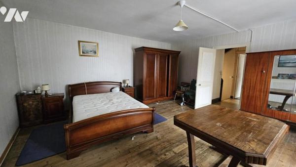 A vendre à VIVONNE, Une maison d'habitation de 135m² avec jardins et dépendances 