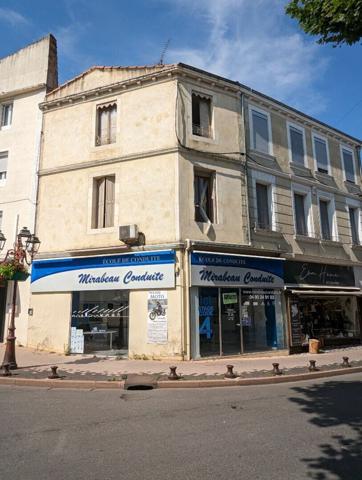 Immeuble à vendre    2 pièces •  Châteaurenard