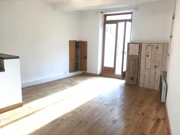 Immeuble à vendre    2 pièces •  Châteaurenard