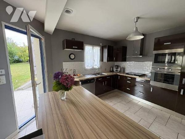 SAINT PERE MARC EN POULET - Emplacement idéal dans un quartier résidentiel calme et verdoyant, ...