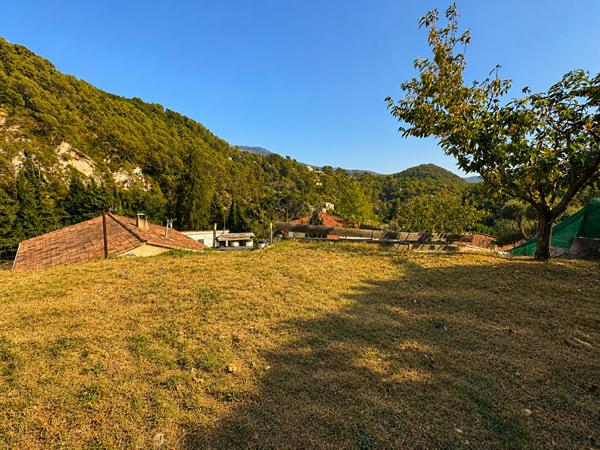 A VENDRE - CONTES LA VERNEA - VILLA DE 132 M² 5 PIECES - TERRAIN 500 M² - GARAGE - PARKING