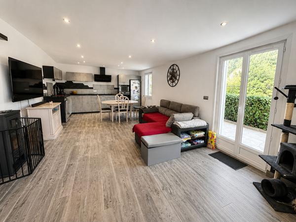 A VENDRE - CONTES LA VERNEA - VILLA DE 132 M² 5 PIECES - TERRAIN 500 M² - GARAGE - PARKING