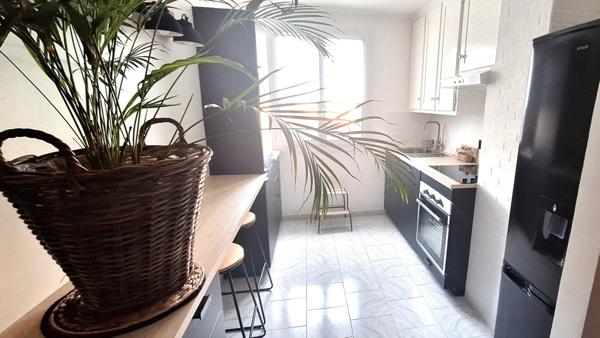 Dpt 13, à MARTIGUES Jonquières appartement T3 balcon