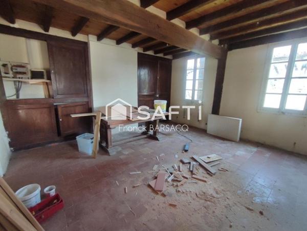 MAISON EN PIERRE A RENOVER AVEC JARIDN