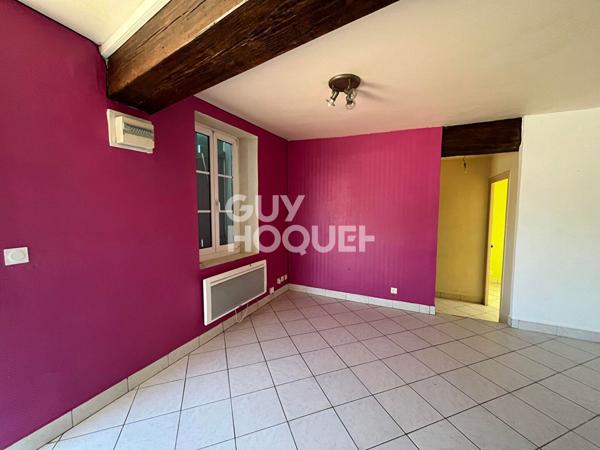 À louer, appartement de 34 m², 3 pièces à VILLEFARGEAU (89240).