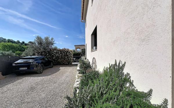 Maison à vendre    5 pièces • 97,50 m2 La Gaude