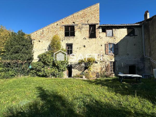 Granges avec terrain exposé Sud au coeur de Léran