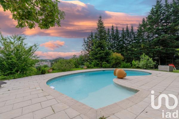 Maison 6 pièces de 216 m² à Annonay (07100)