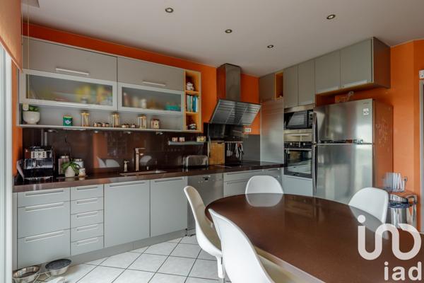 Maison 6 pièces de 216 m² à Annonay (07100)