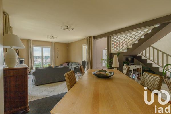 Maison 6 pièces de 216 m² à Annonay (07100)