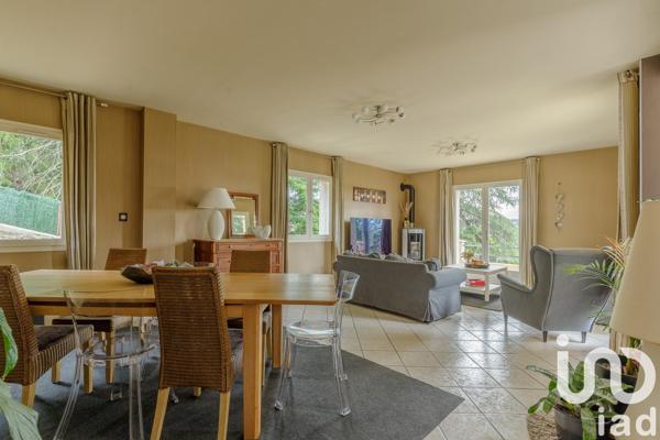 Maison 6 pièces de 216 m² à Annonay (07100)