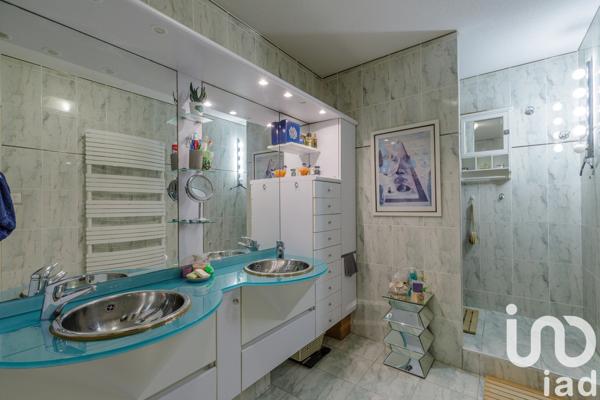 Maison 6 pièces de 216 m² à Annonay (07100)