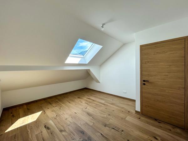 À vendre – Appartement T4 duplex traversant de charme dans une ancienne bâtisse rénovée à Viuz-en-Sallaz