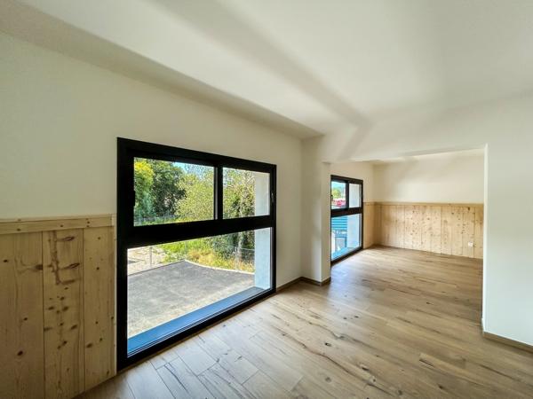 À vendre – Appartement T4 duplex traversant de charme dans une ancienne bâtisse rénovée à Viuz-en-Sallaz