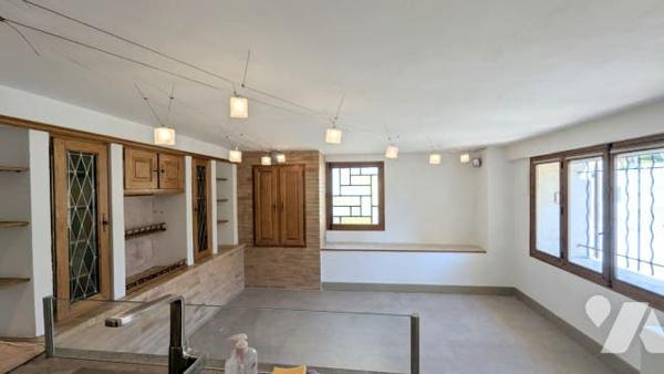 La MAISON "comme avant" de  94 m² T4 au calme avec cheminée et stationnement