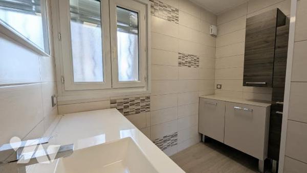 La MAISON "comme avant" de  94 m² T4 au calme avec cheminée et stationnement