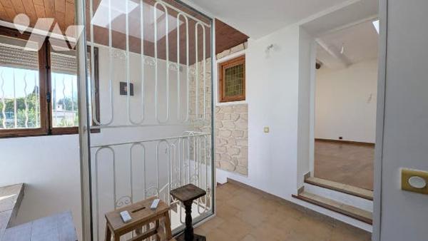 La MAISON "comme avant" de  94 m² T4 au calme avec cheminée et stationnement