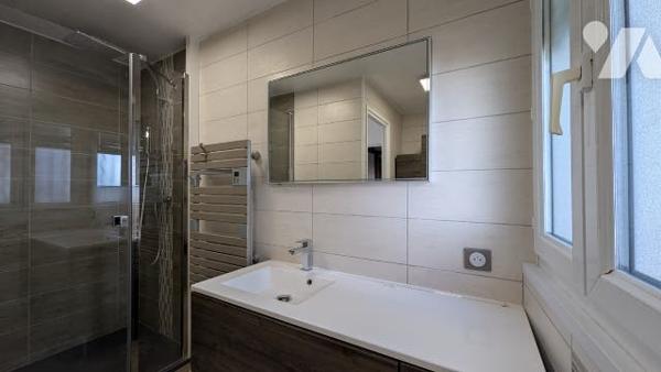 La MAISON "comme avant" de  94 m² T4 au calme avec cheminée et stationnement