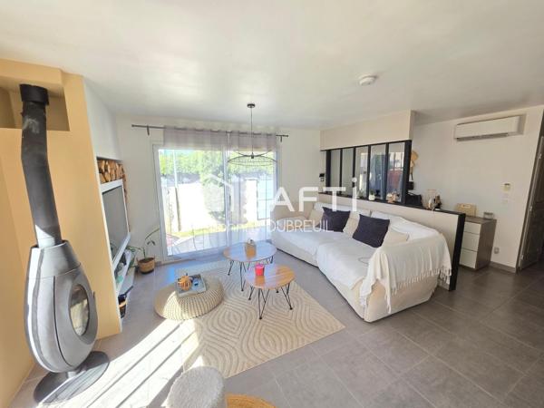 PIGNANS - MAISON DE PLAIN-PIED T4 DE 94M2, PIÈCE DE VIE DE 42M2, PISCINE, GARAGE, TERRASSE CARRELÉE, MAGNIFIQUE TERRAIN PLAT DE 443M2