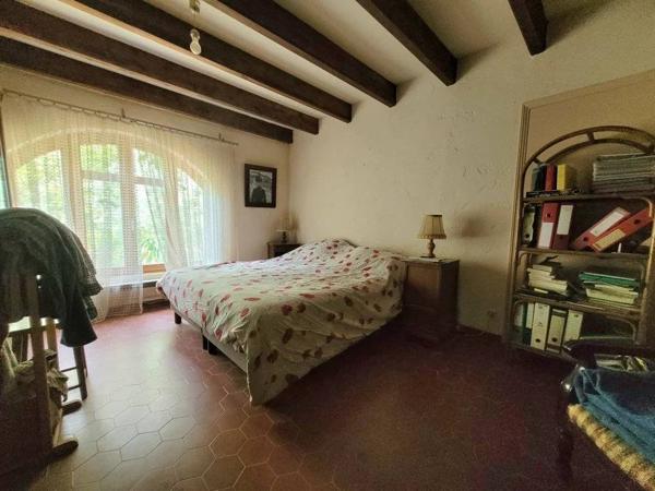 propriété de 240 m² avec gîtes ***étoiles sur 10658 m² de terrain