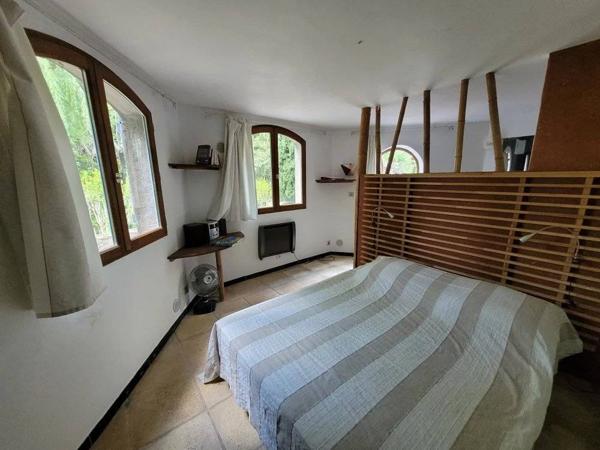 propriété de 240 m² avec gîtes ***étoiles sur 10658 m² de terrain