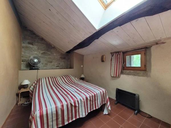 propriété de 240 m² avec gîtes ***étoiles sur 10658 m² de terrain