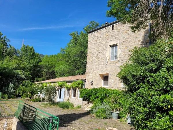 propriété de 240 m² avec gîtes ***étoiles sur 10658 m² de terrain