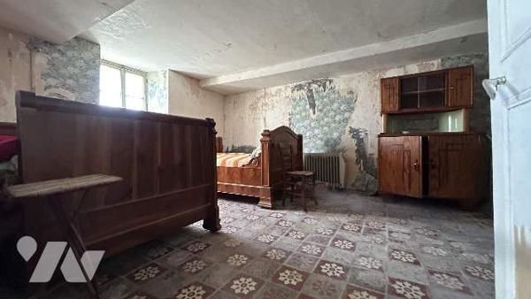 Maison à rénover sur 1429 m² de terrain