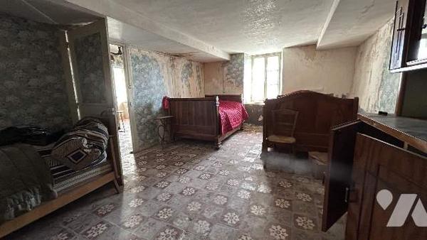 Maison à rénover sur 1429 m² de terrain