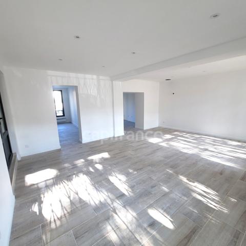 Local commercial avec terrasse à vendre CHATENAY MALABRY (92)