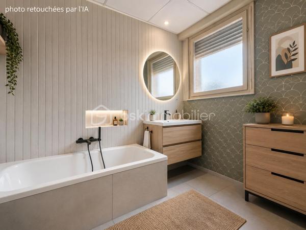 🏡 MAISON INDIVIDUELLE À CONFORTER – 105 m² – TRITH-SAINT-LÉGER

Située dans un environnement calme, à seulement 200 mètres de l’étang de Trith-Saint-Léger, cette maison individuelle construite en 1969 offre un beau potentiel d’aménagement sur une parcelle avec jardin.

Elle se compose :

🔹 Au rez-de-chaussée :
Entrée
Séjour lumineux
Cuisine
WC indépendant

🔹 À l’étage :
Palier desservant 3 chambres
Salle de bain

🔹 Les extérieurs :
Cour macadamisée permettant le stationnement de plusieurs véhicules
Garage en sous-sol avec volet électrique
Dépendance
Jardin

🔹 Équipements :
Chauffage par chaudière à bois (2015)
Cumulus électrique de 6 ans
Menuiseries simple vitrage avec volets roulants
Toiture bitumée
Tout-à-l’égout


✅ Maison saine offrant de belles possibilités de rénovation et de personnalisation.

Idéale pour une famille, un premier achat ou un projet d’investissement.

📞 Pour plus d’informations ou organiser une visite, contactez-moi.

DPE en cours
