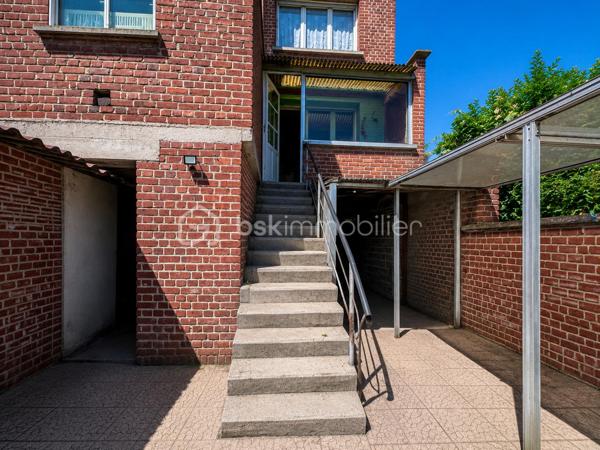 🏡 MAISON INDIVIDUELLE À CONFORTER – 105 m² – TRITH-SAINT-LÉGER

Située dans un environnement calme, à seulement 200 mètres de l’étang de Trith-Saint-Léger, cette maison individuelle construite en 1969 offre un beau potentiel d’aménagement sur une parcelle avec jardin.

Elle se compose :

🔹 Au rez-de-chaussée :
Entrée
Séjour lumineux
Cuisine
WC indépendant

🔹 À l’étage :
Palier desservant 3 chambres
Salle de bain

🔹 Les extérieurs :
Cour macadamisée permettant le stationnement de plusieurs véhicules
Garage en sous-sol avec volet électrique
Dépendance
Jardin

🔹 Équipements :
Chauffage par chaudière à bois (2015)
Cumulus électrique de 6 ans
Menuiseries simple vitrage avec volets roulants
Toiture bitumée
Tout-à-l’égout


✅ Maison saine offrant de belles possibilités de rénovation et de personnalisation.

Idéale pour une famille, un premier achat ou un projet d’investissement.

📞 Pour plus d’informations ou organiser une visite, contactez-moi.

DPE en cours