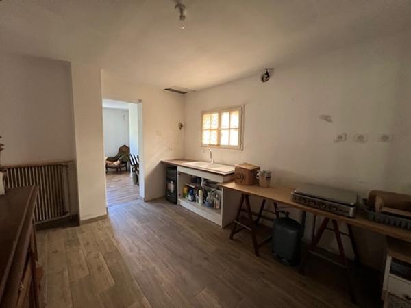 Bâtisse de 280 M2 sur la commune de Feugarolles