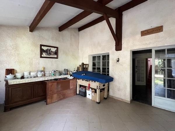 Bâtisse de 280 M2 sur la commune de Feugarolles