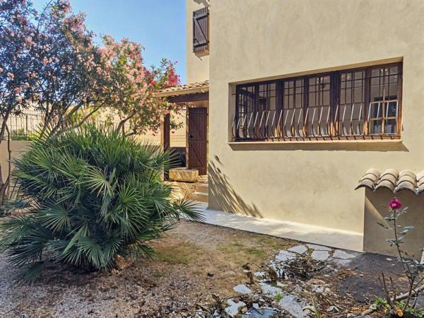 Maison familiale garage, terrasses et jardin arboré
