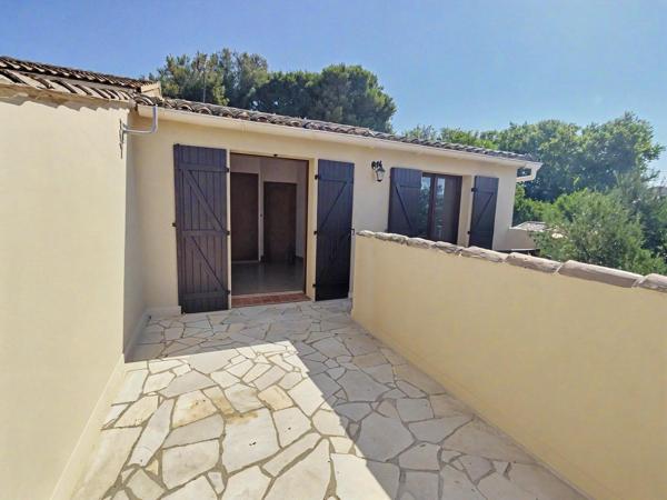 Maison familiale garage, terrasses et jardin arboré