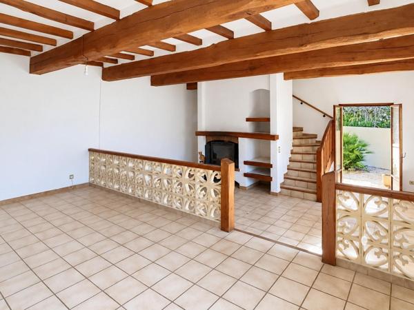 Maison familiale garage, terrasses et jardin arboré