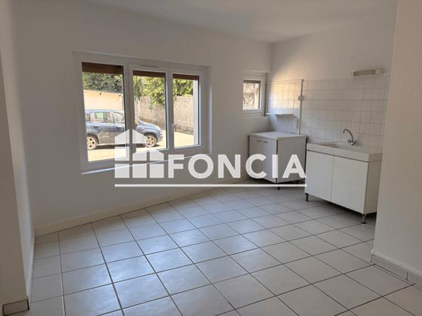 Location Studio 28 m² - 15 RUE GASTON DREYT Tarbes 65000
