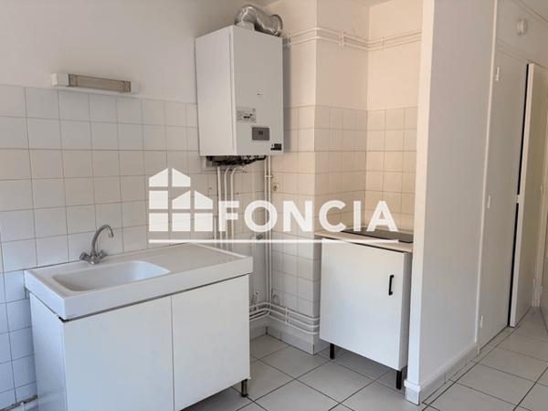Location Studio 28 m² - 15 RUE GASTON DREYT Tarbes 65000
