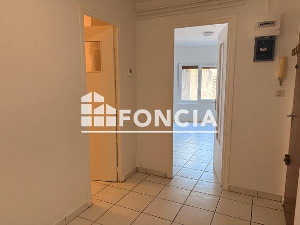 Location Studio 28 m² - 15 RUE GASTON DREYT Tarbes 65000