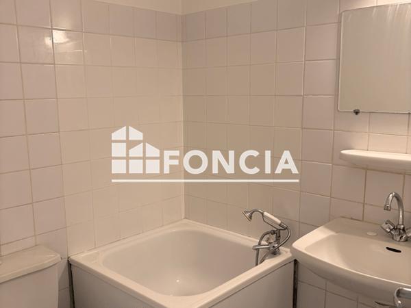 Location Studio 28 m² - 15 RUE GASTON DREYT Tarbes 65000
