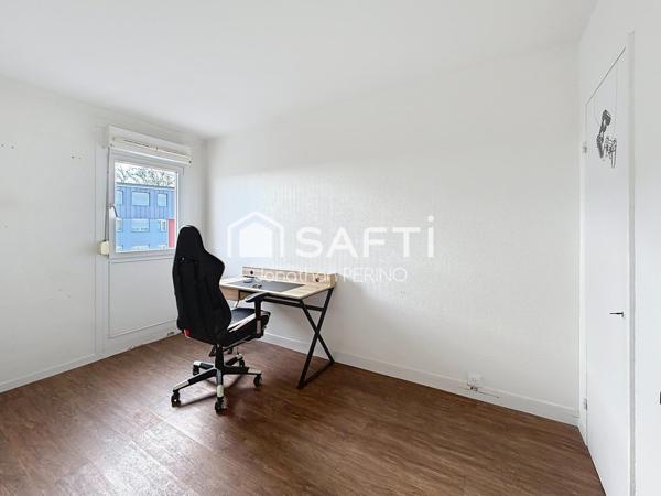 Appartement 3 pièces avec stationnement.