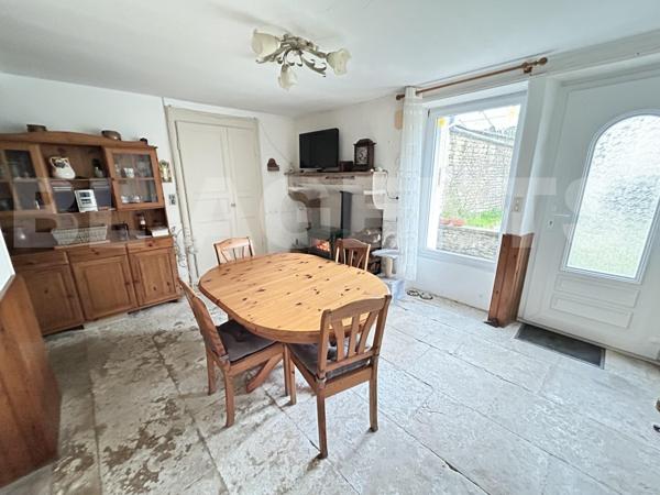 Authentique Corps de Ferme en Pierre avec Gros Potentiel – Ancy-le-Franc